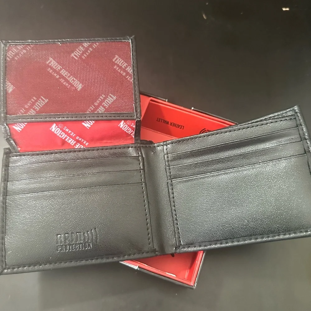🆕True Religion Leather Wallet